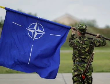 Το ΝΑΤΟ δημιουργεί νέα κρίση στην Ουκρανία: «Θα κάνουμε ασκήσεις στη θάλασσα του Αζόφ» - Μόσχα: «Ξεχάστε το»